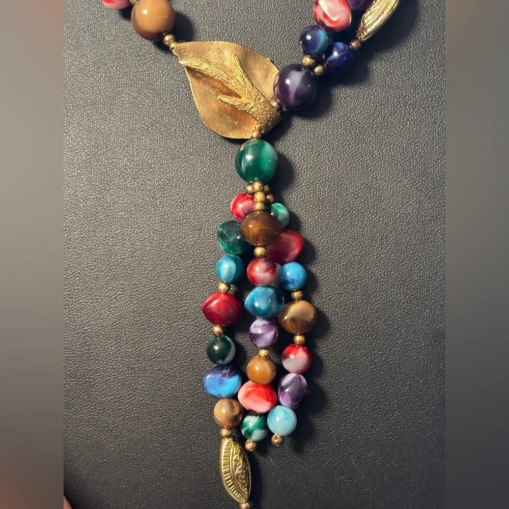 VINTAGE Genuine Lucite Statement Necklace • Gold Leaf Drop • Colorful Boho Luxe - Picture 11 of 16